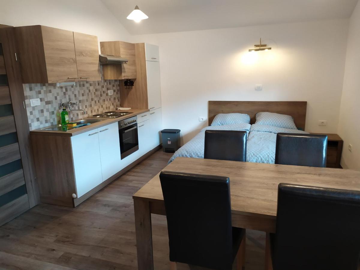 Gostilna Ulcar Hotel Ig Екстериор снимка