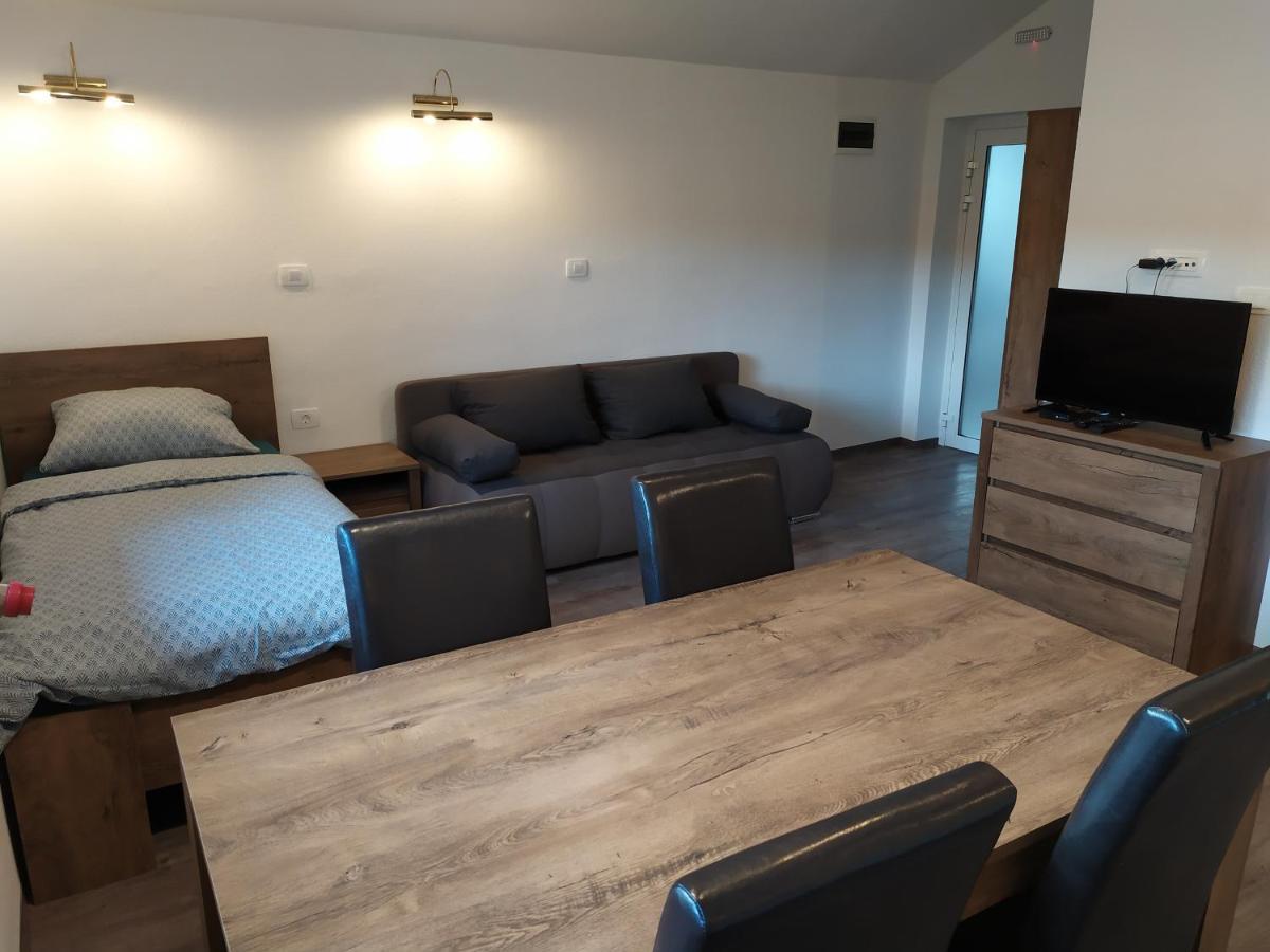 Gostilna Ulcar Hotel Ig Екстериор снимка