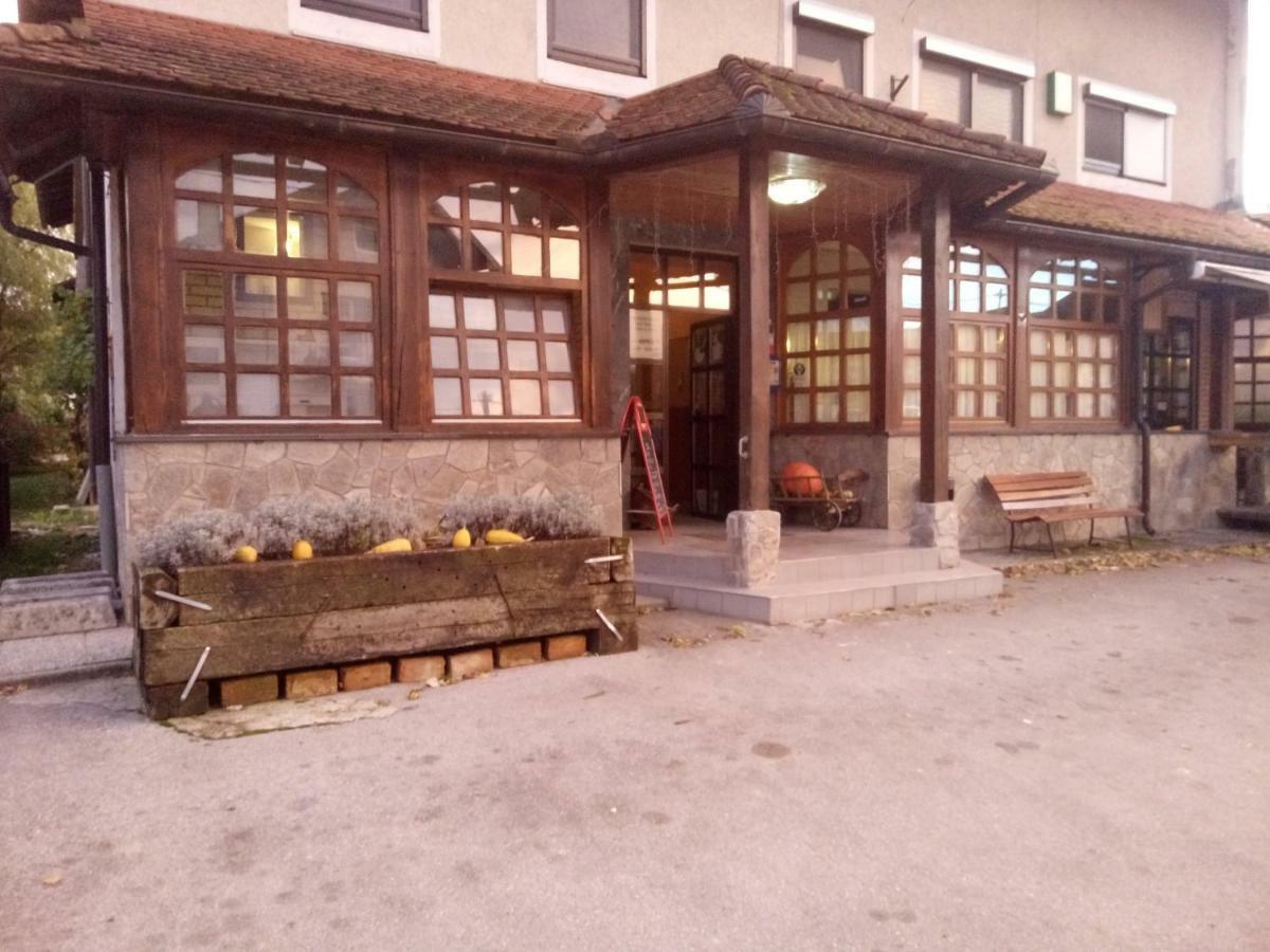 Gostilna Ulcar Hotel Ig Екстериор снимка